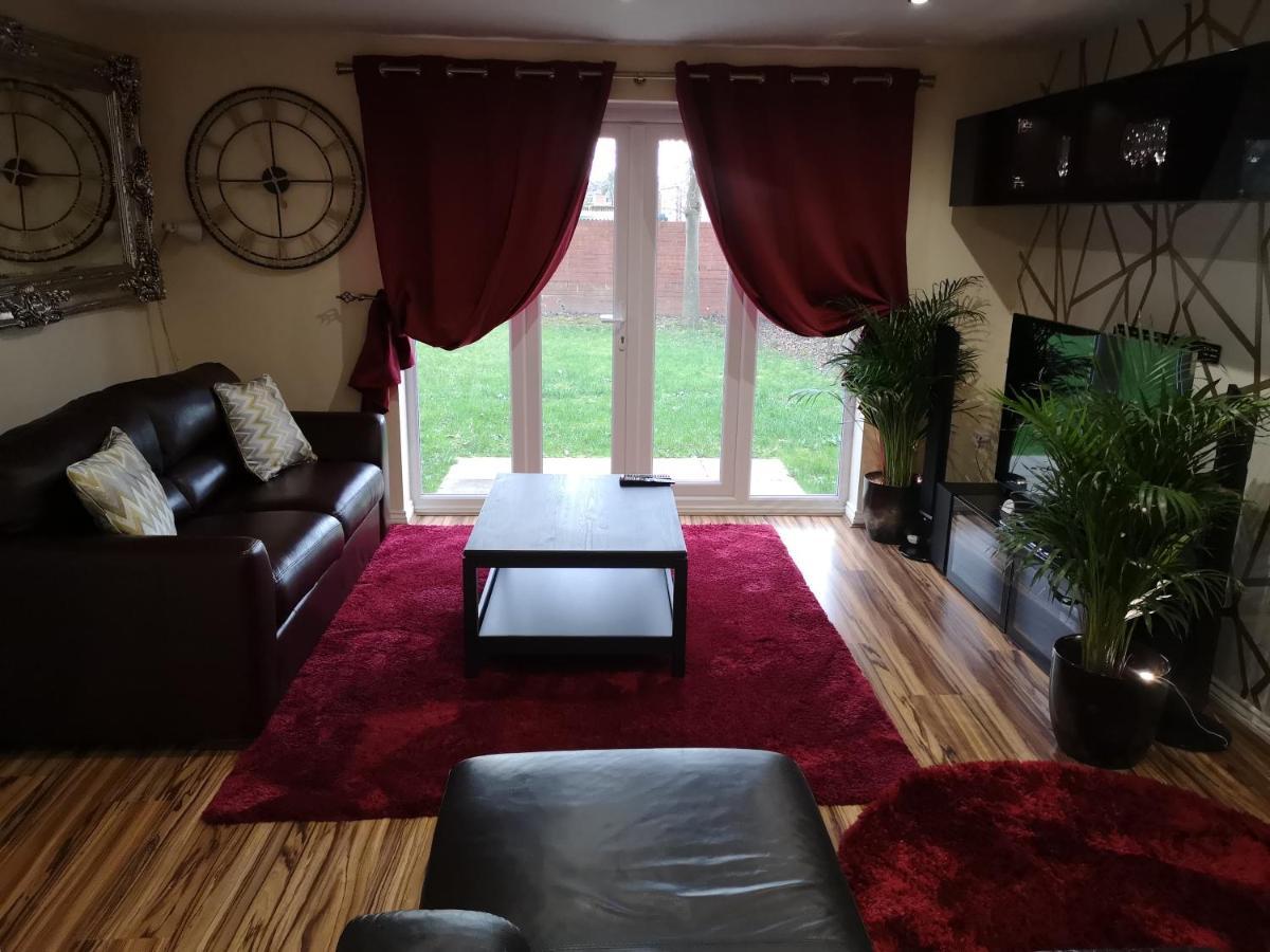 Nightingale Gardens - 4 Bed Detached House - Manchester Apartment Exterior photo